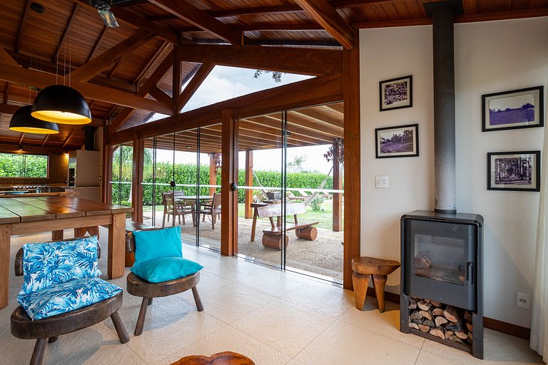 Casa do Alto Itaipava, 3 suítes, piscina com hidro aquecida