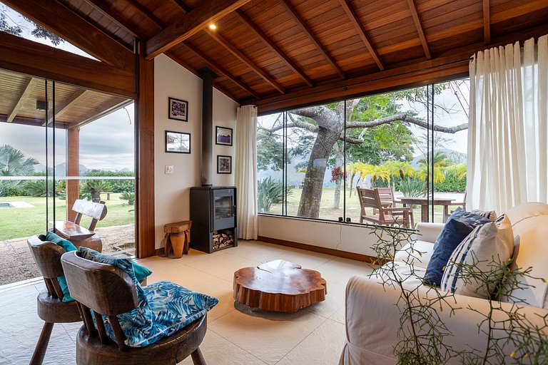 Casa do Alto Itaipava, 3 suítes, piscina com hidro aquecida