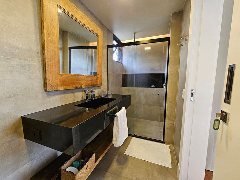 Casa de Alto Padrão em Itaipava: Design, Natureza e Exclusiv