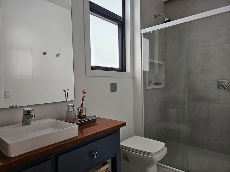 Casa de Alto Padrão em Itaipava: Design, Natureza e Exclusiv