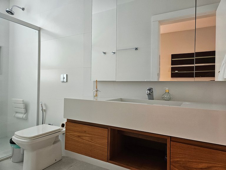 Casa de Alto Padrão em Itaipava: Design, Natureza e Exclusiv