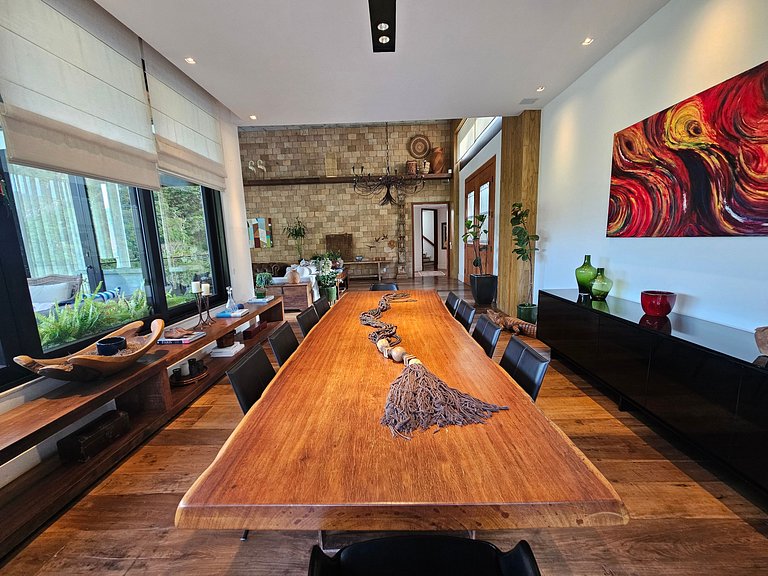 Casa de Alto Padrão em Itaipava: Design, Natureza e Exclusiv