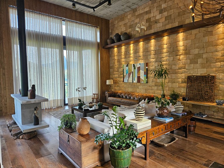 Casa de Alto Padrão em Itaipava: Design, Natureza e Exclusiv