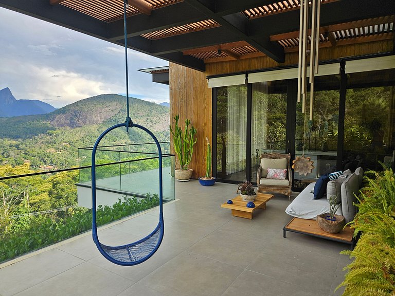 Casa de Alto Padrão em Itaipava: Design, Natureza e Exclusiv