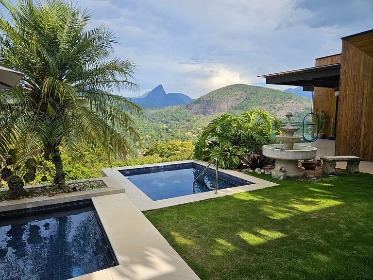 Casa de Alto Padrão em Itaipava: Design, Natureza e Exclusiv