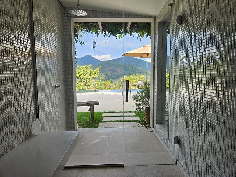 Casa de Alto Padrão em Itaipava: Design, Natureza e Exclusiv