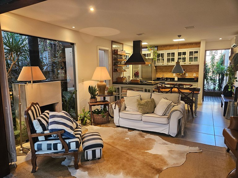 Casa da Aldeia: Charme e Privacidade em Itaipava