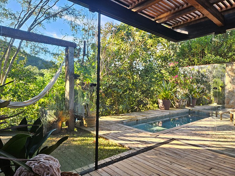 Casa da Aldeia: Charme e Privacidade em Itaipava