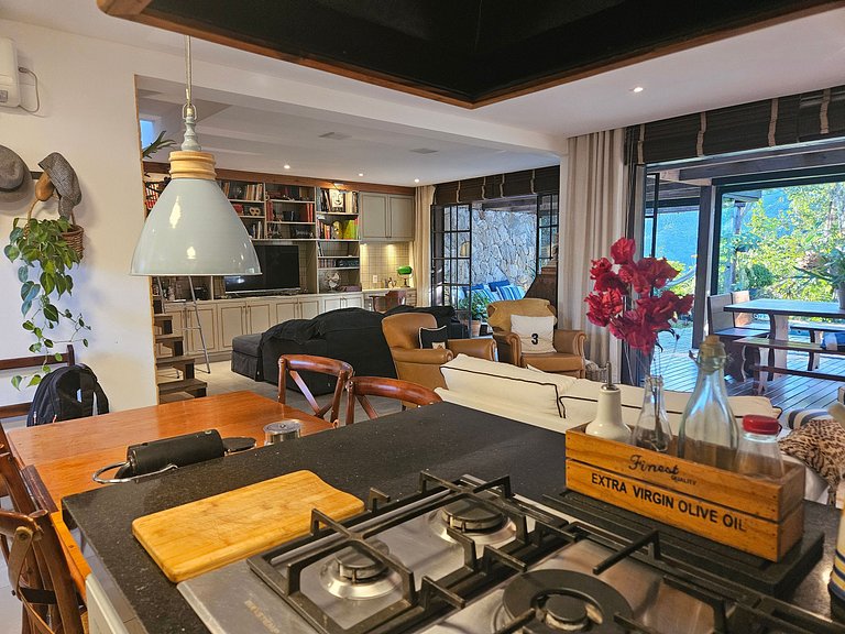 Casa da Aldeia: Charme e Privacidade em Itaipava