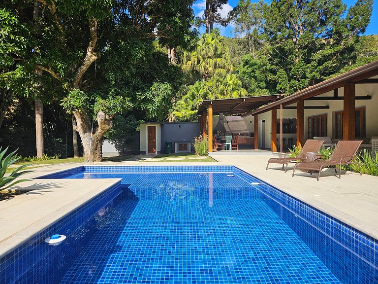Casa Vista da Pedra, no coração de Araras