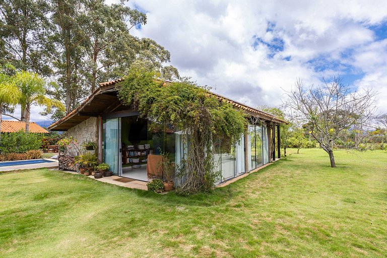 Topo do Céu: piscina com hidro, sauna e vista