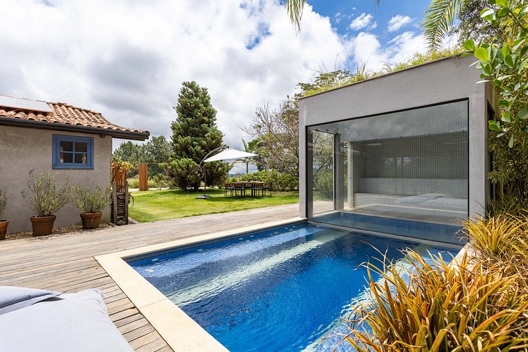 Topo do Céu: piscina com hidro, sauna e vista