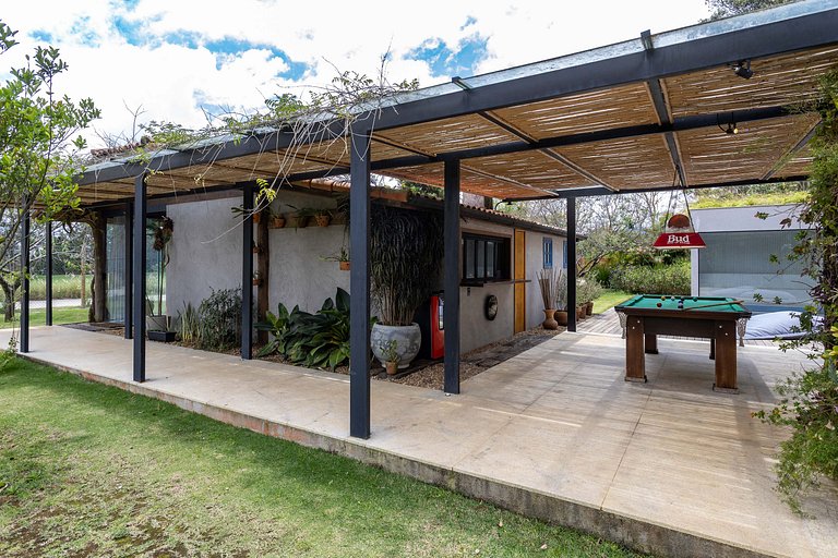 Topo do Céu: piscina com hidro, sauna e vista