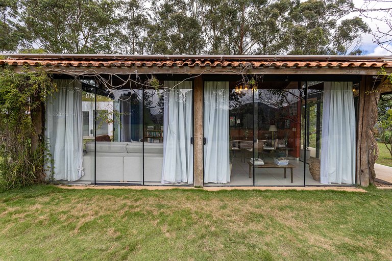 Topo do Céu: piscina com hidro, sauna e vista