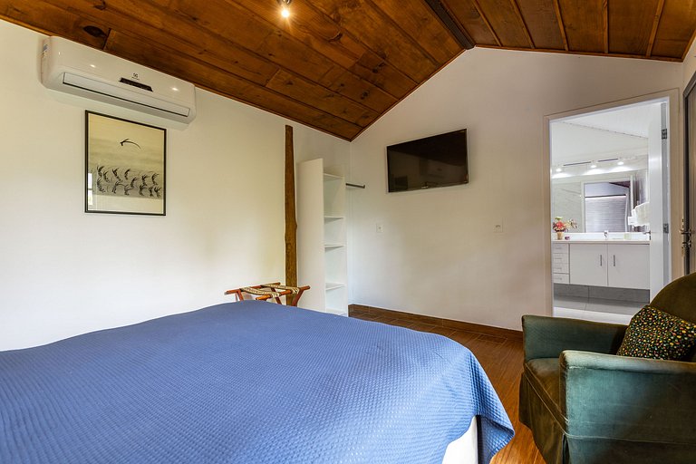 Topo do Céu: piscina com hidro, sauna e vista